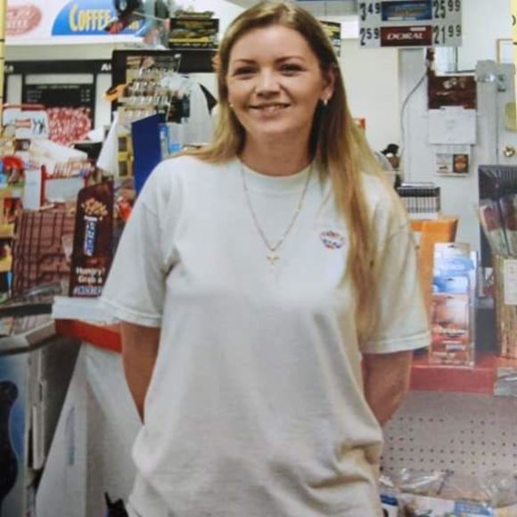 Meet your Posher, Cynthia - Picture 1 of 1